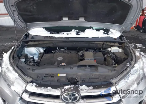 2019 Toyota Highlander Le from USA, damaged, VIN 5TDBZRFH3KS726290